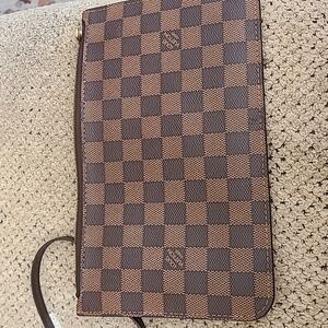 LV Pouchette